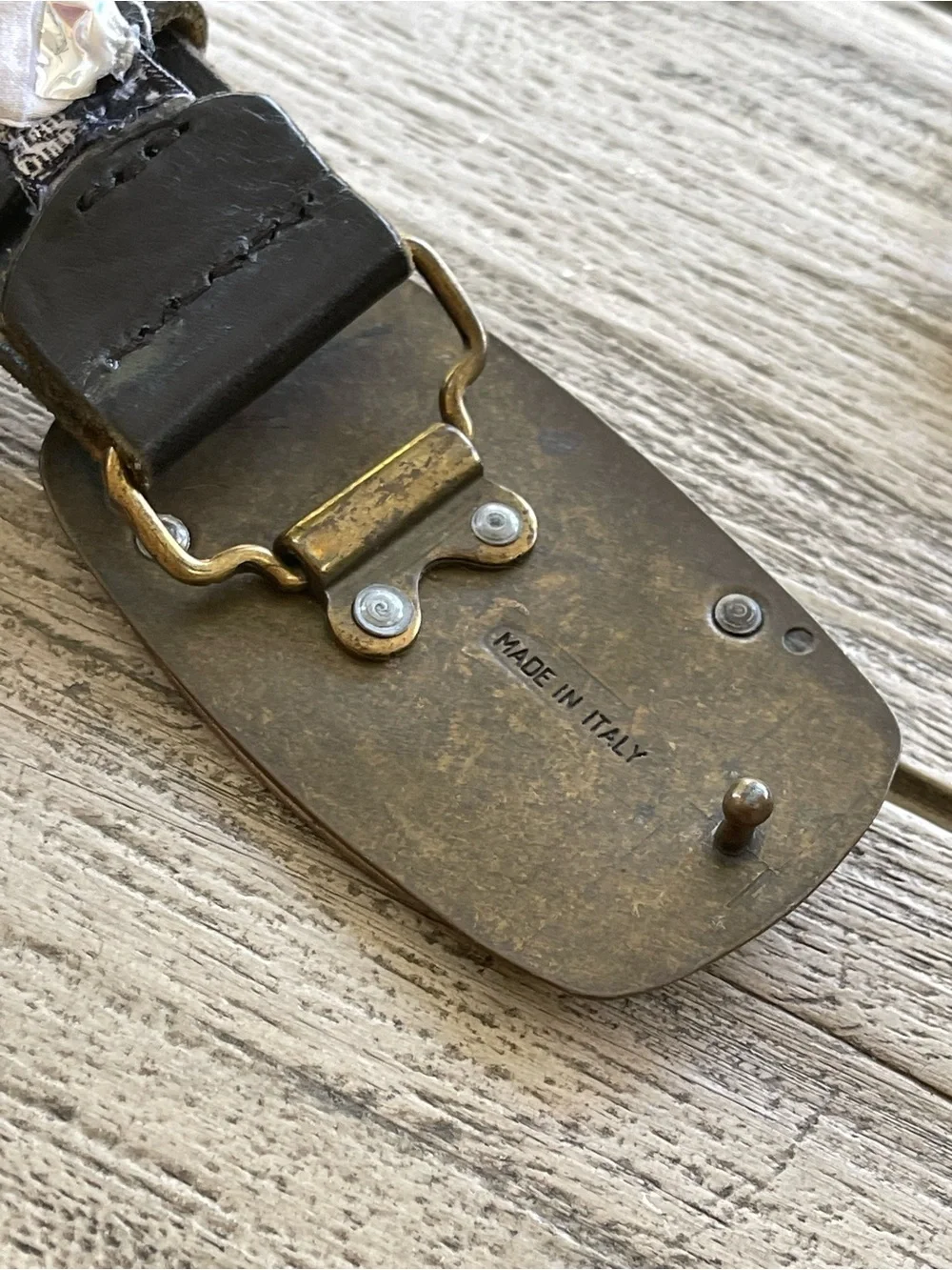Dolce & Gabbana Antique Gold D&G Logo Buckle Black Leather Belt Size 40” 100 cm